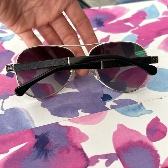 *FLASH SALE* • Authentic CHANEL Aviator Sunglasses • - Picture 6 of 11